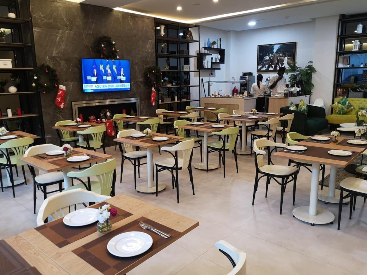 Mid Town Hotel Καζαμπλάνκα Εξωτερικό φωτογραφία